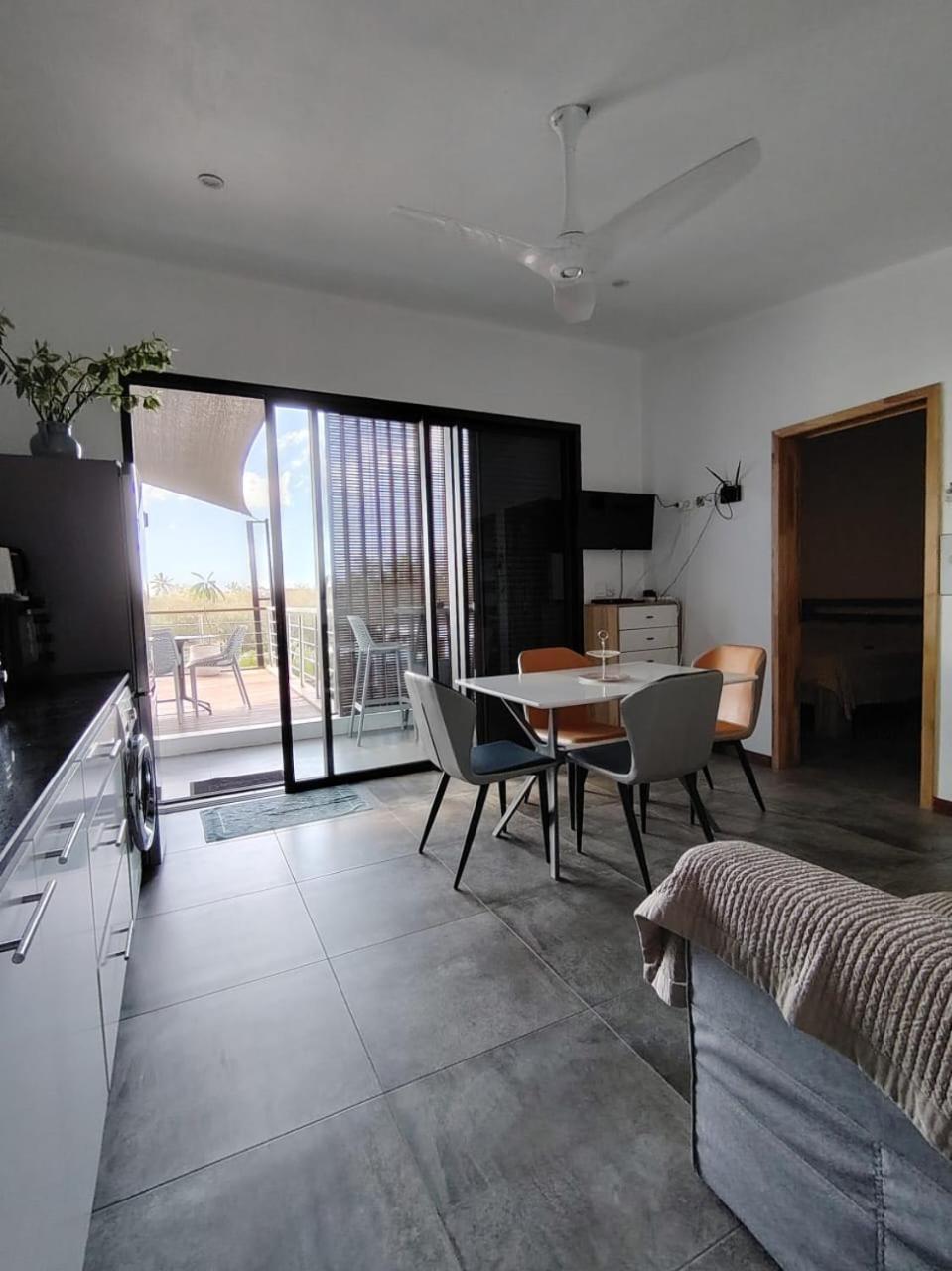 Le P'Tit Bohneur Apartamento Trou aux Biches Exterior foto